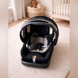 Chicco Black and Gray Infant Car Seat